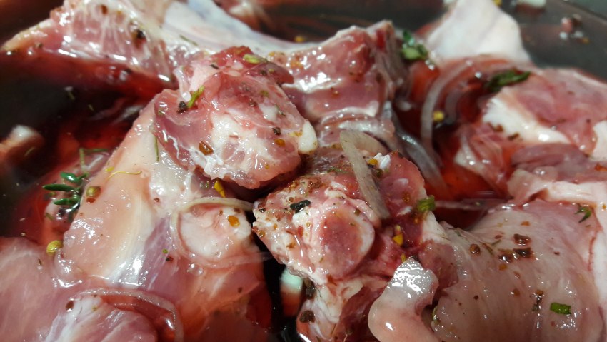 Свиное мясо в гранатовом соусе