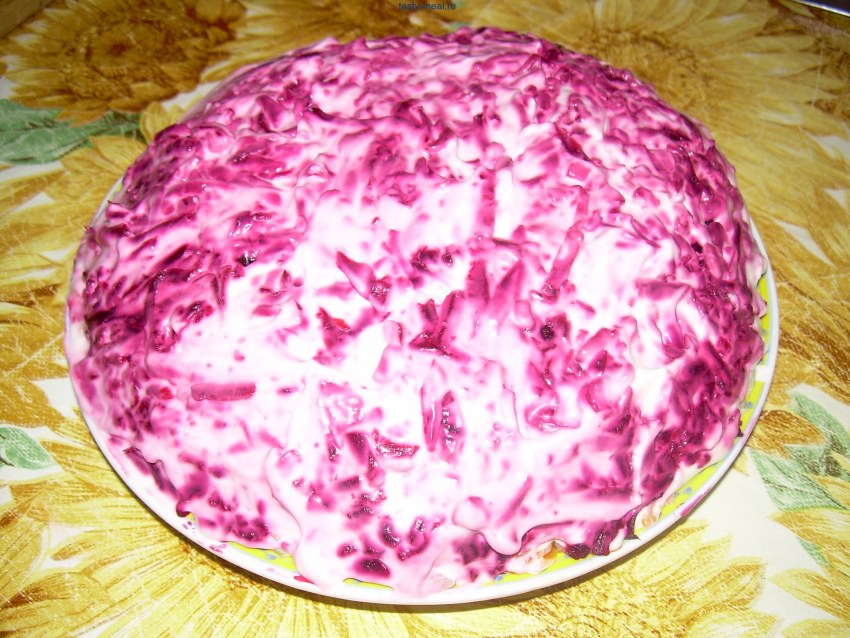 Сельдь под шубой в миске