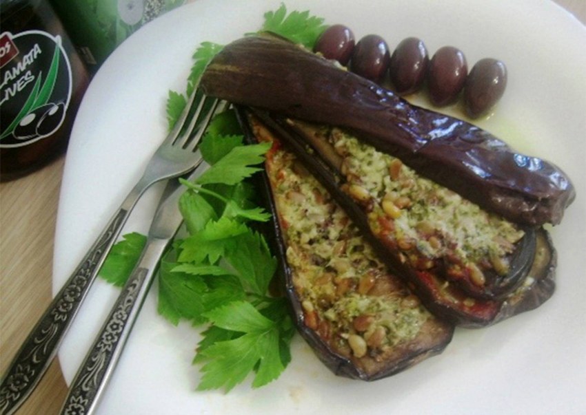 Салат из баклажан с кедровыми орешками