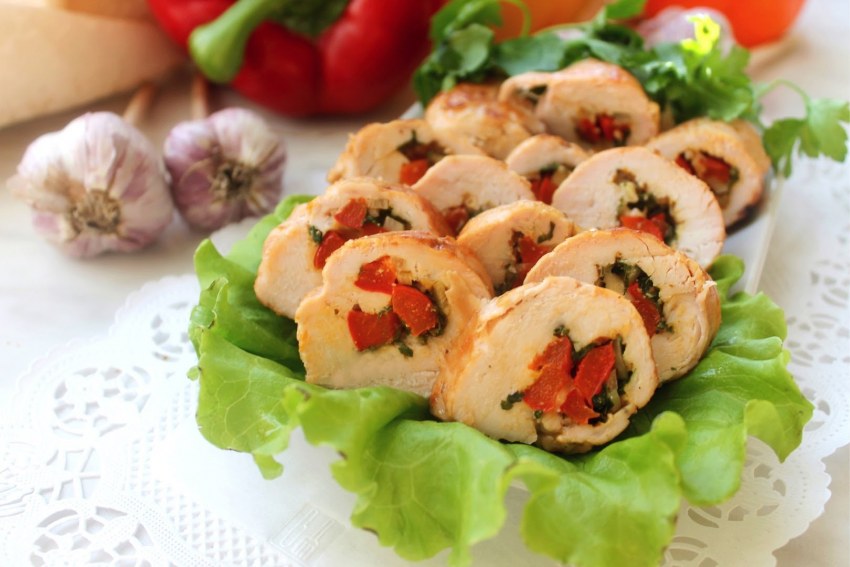 Куриный рулет фаршированный