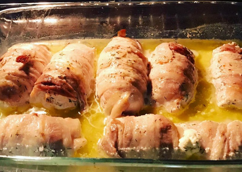 Куриные рулетики в беконе