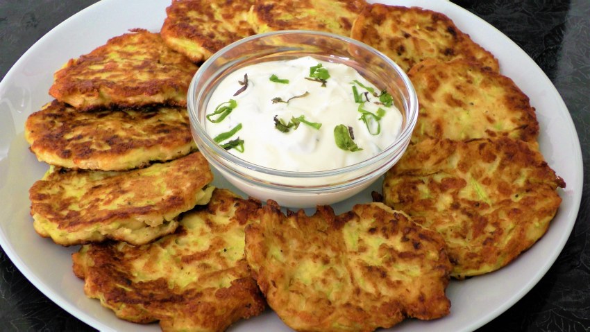 Кабачково-сырные оладьи
