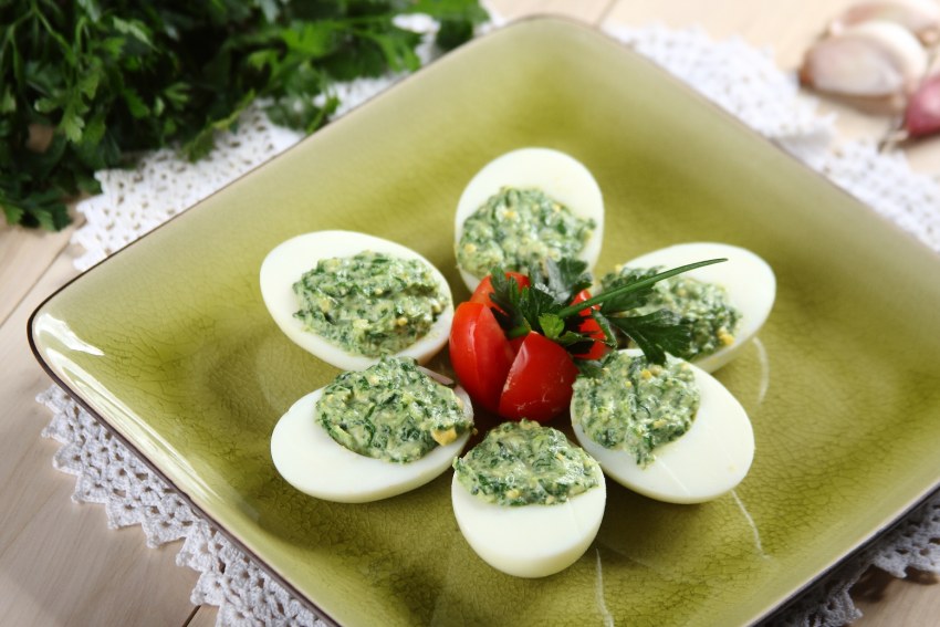 Яйца фаршированные творожным сыром