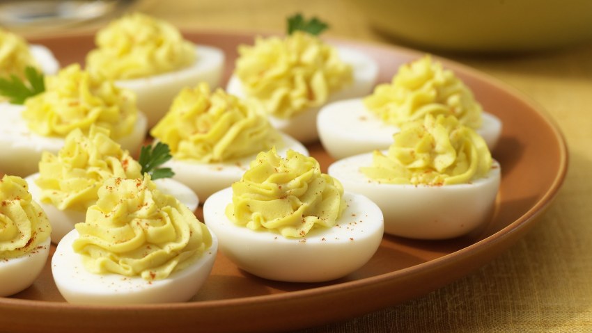 Фаршированные яйца с сыром