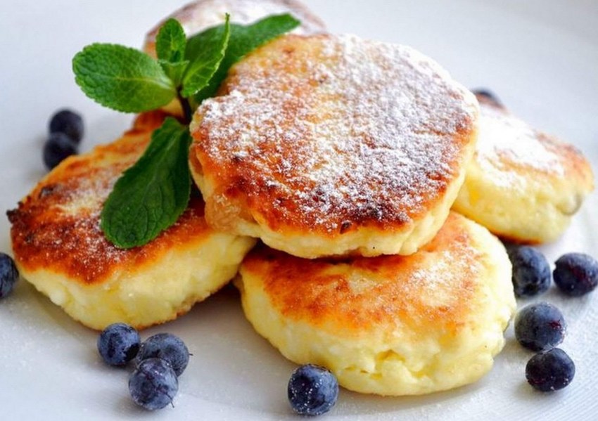 Творожники с изюмом