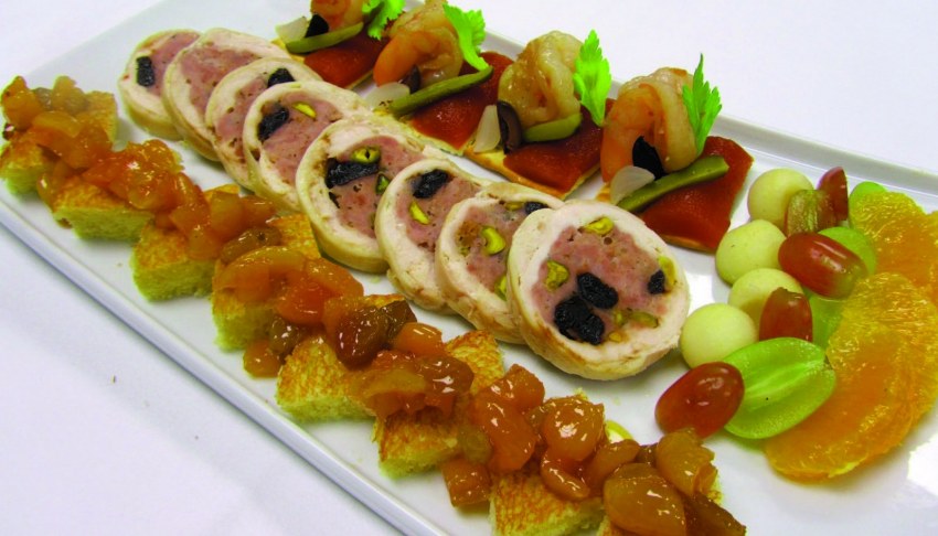 Рулет мясной мраморный