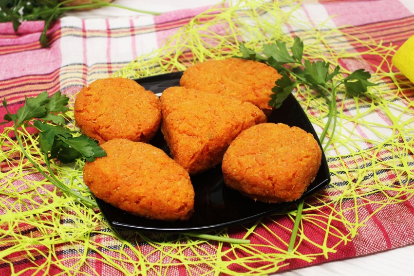 Морковные котлеты на сковороде