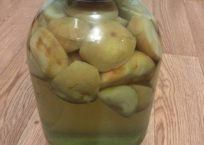 Компот черешня с яблоками