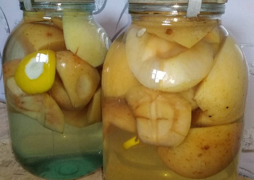 Компот из яблок в кастрюле