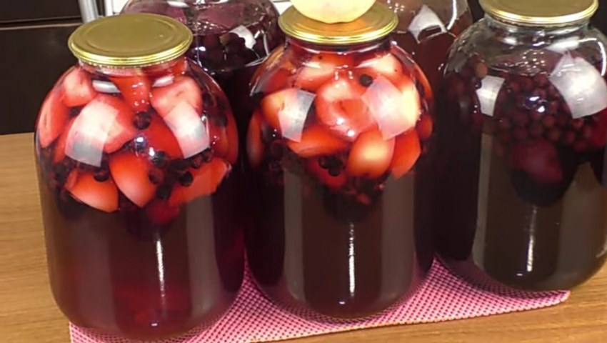 Банки с Компотом из мастики