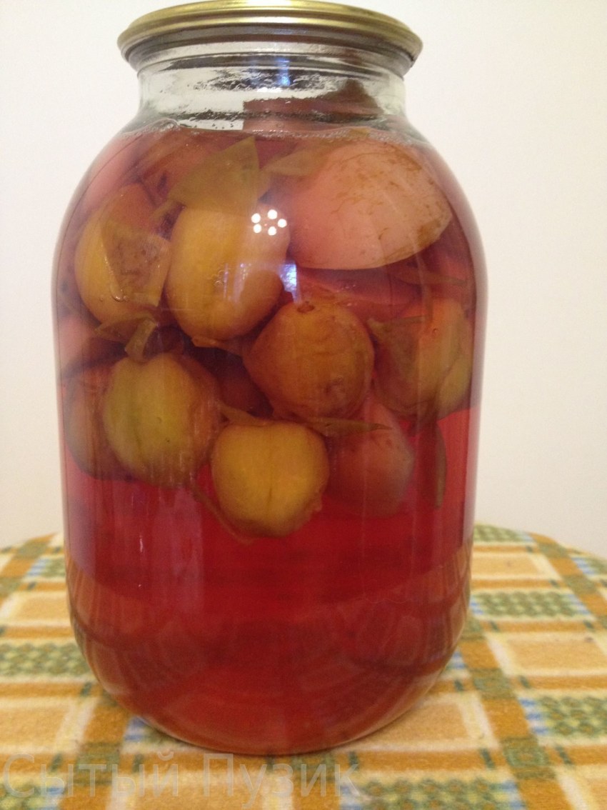 Компот из яблок и вишни
