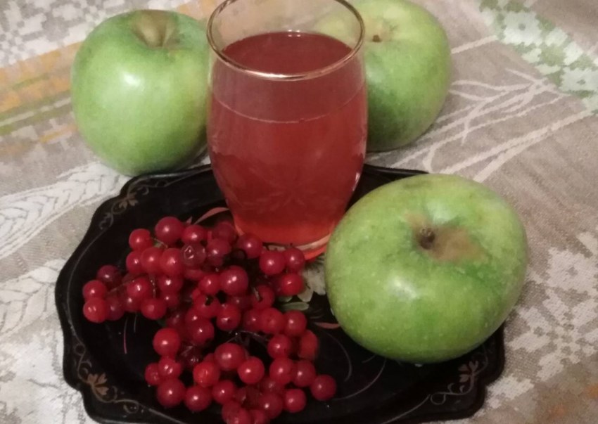 Компот ягоды кастрюля