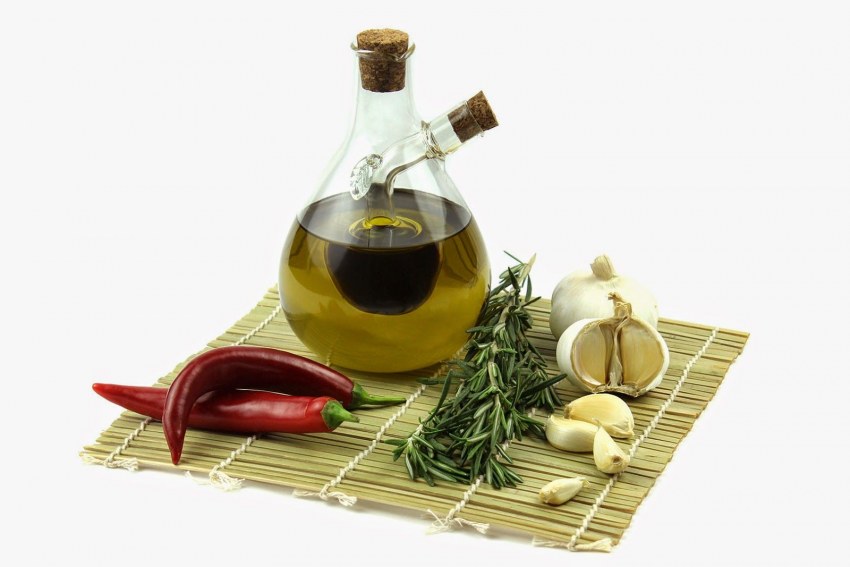 Масло оливковое с чесноком