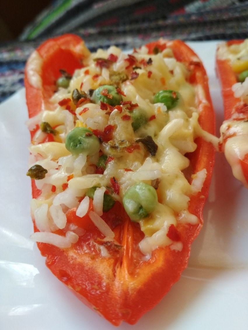 Фаршированные лодочки из перца