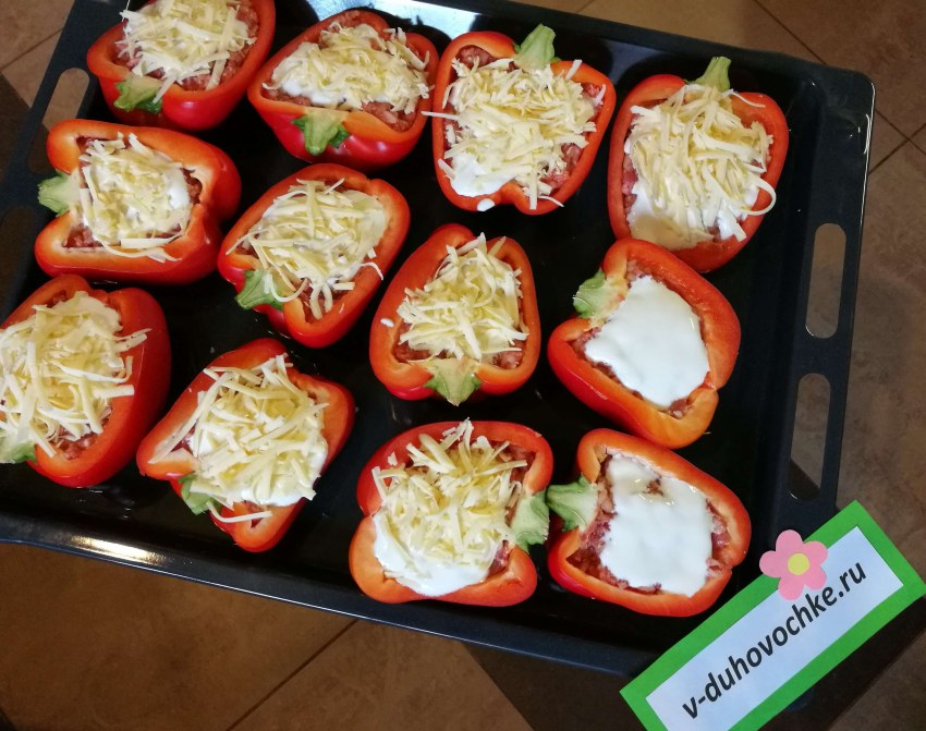 Перцы фаршированные с фаршем в духовке с сыром