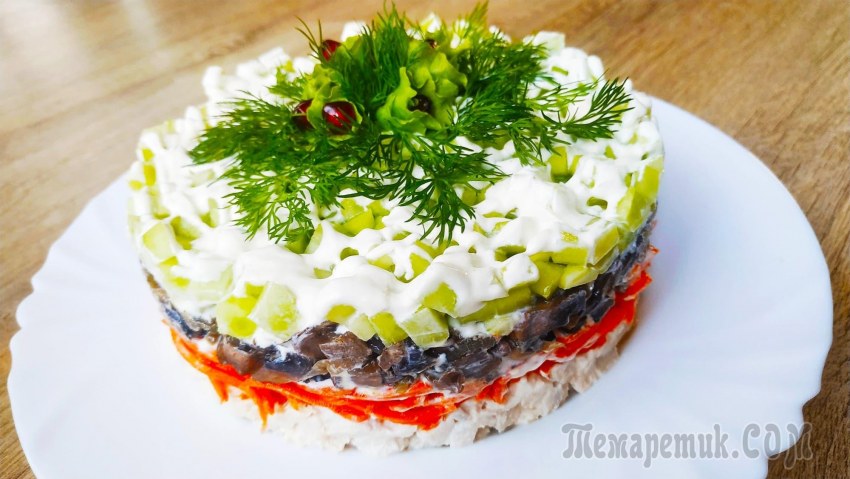 Салат с грудкой