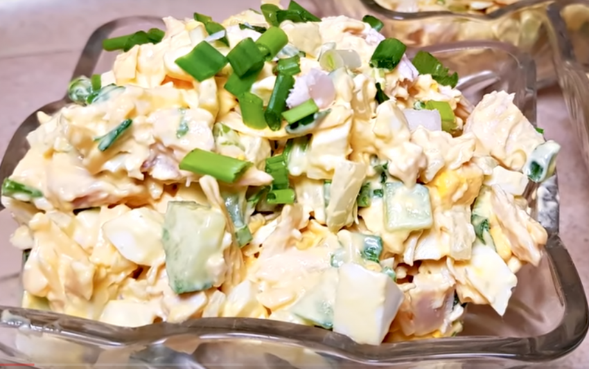 Салат с куриной печенью луком и морковью