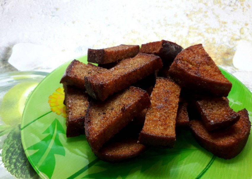 Гренки с чесночным соусом