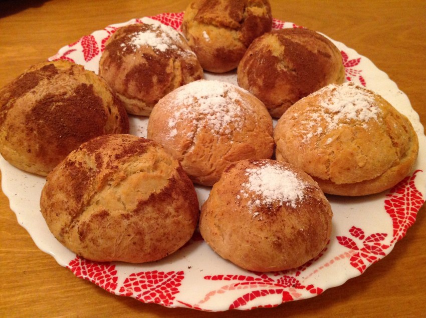 Булочки с ореховой начинкой