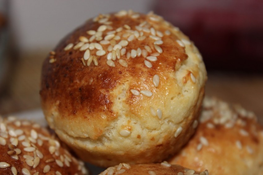 Булочка с Карамелькой внутри