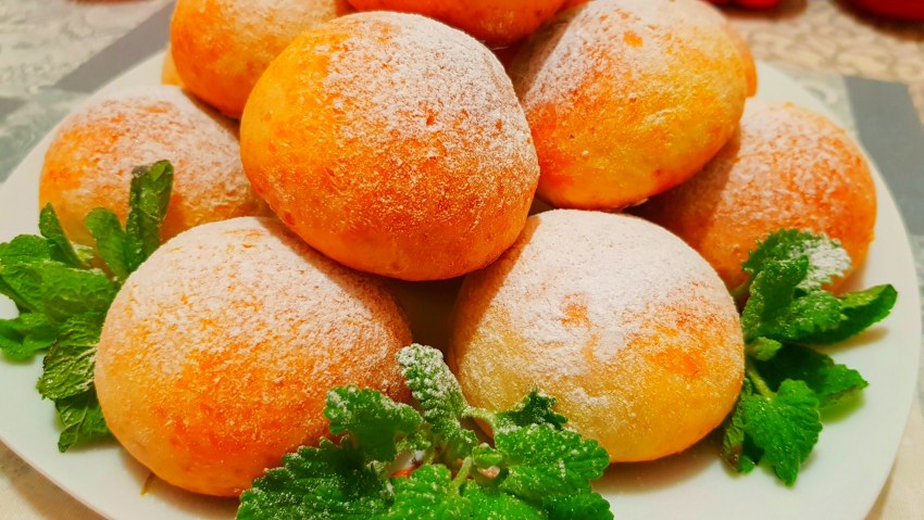 Булочка с лимоном и творогом