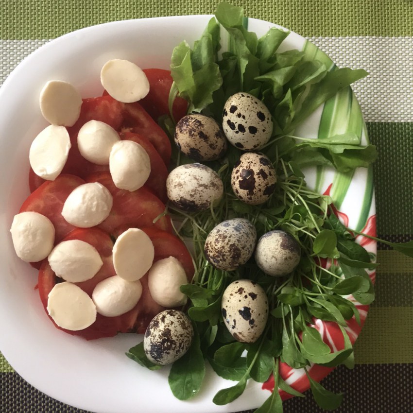 Салат из салата Айсберг с крабовым мясом
