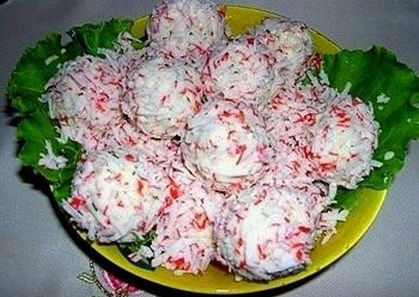 Шарики из крабовых палочек