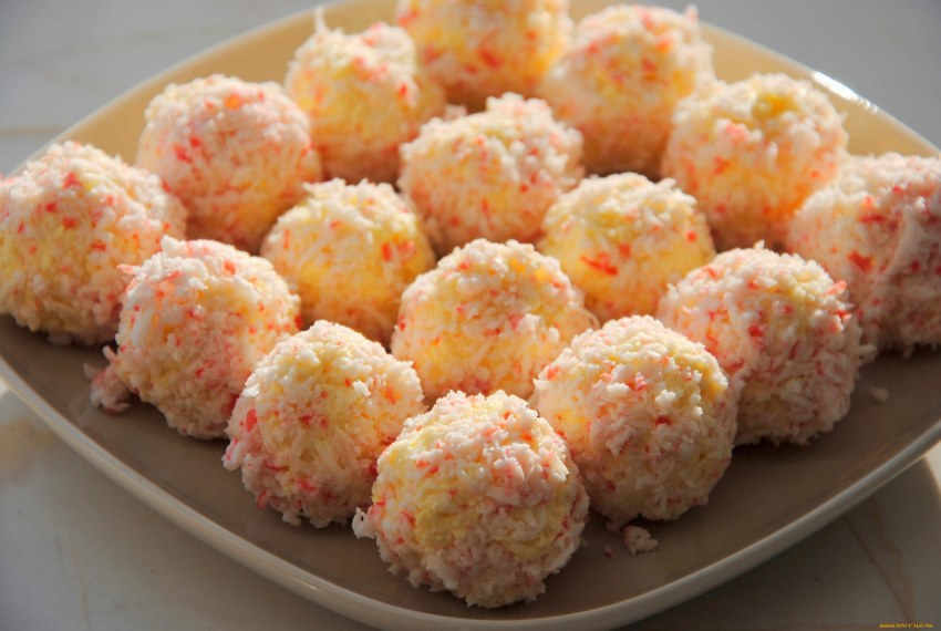 Сырные рафаэлки с крабовыми палочками