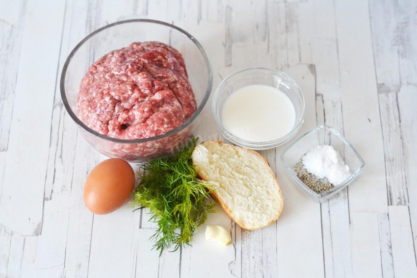 Куриные котлеты с кабачком на пару