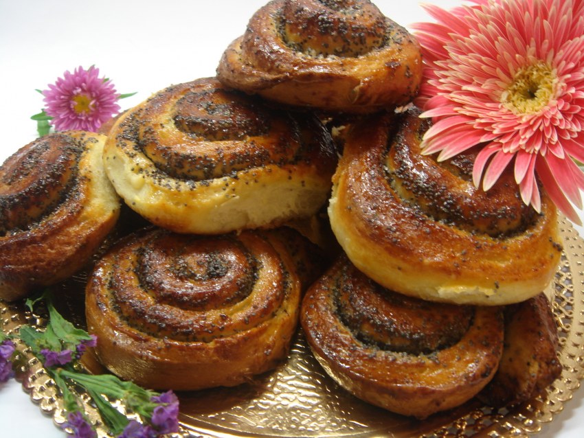 Булочки с маком и творогом