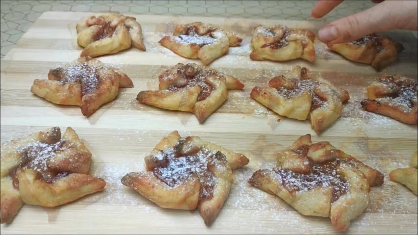 Творожное печенье с джемом в духовке