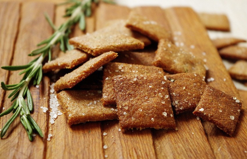 Печенье с изюмом и корицей