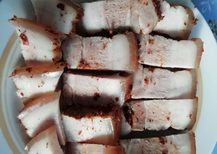 Сало грудинка в луковой шелухе
