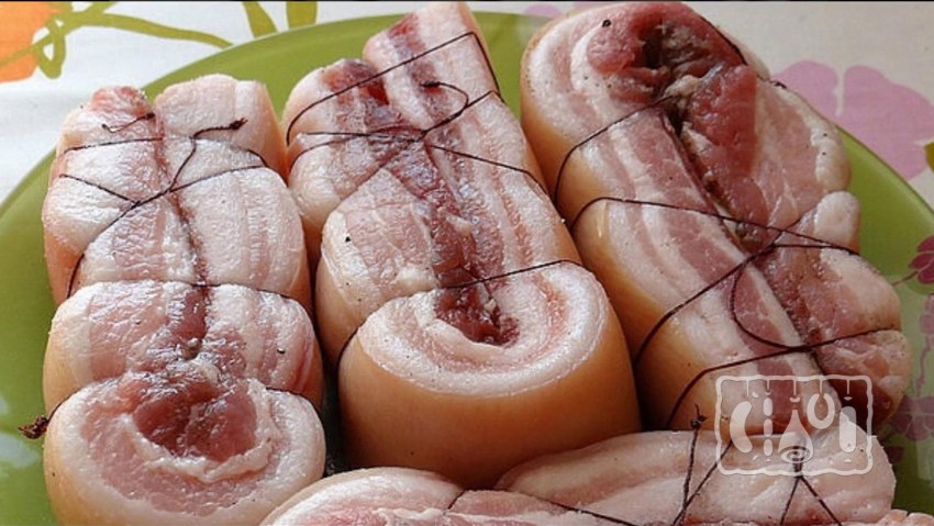 Сало копченое в луковой шелухе