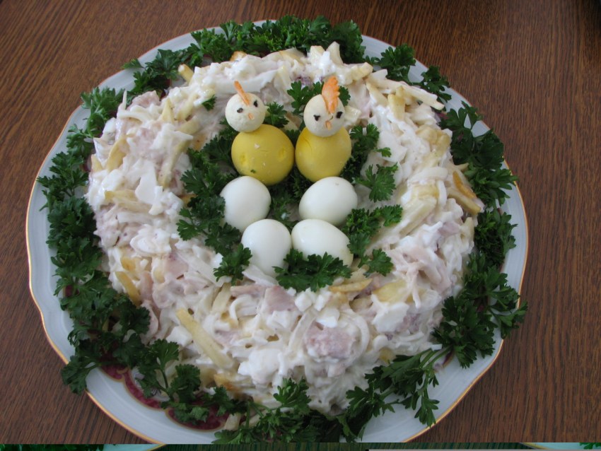 Салат гнездо перепелки