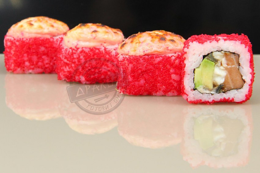 Гункан с икрой масаго