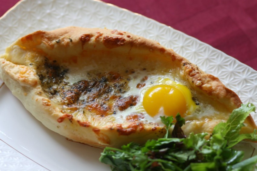 Хачапури по аджарски с мясом