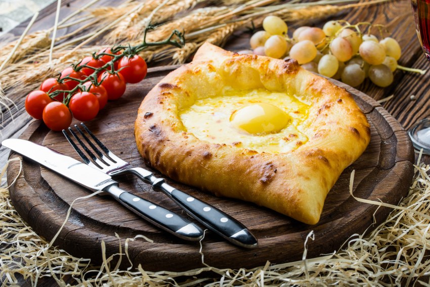 Хачапури по-аджарски