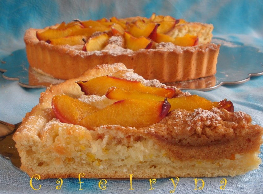 Песочный пирог с персиками