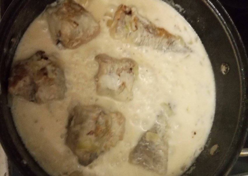 Филе минтая с луком