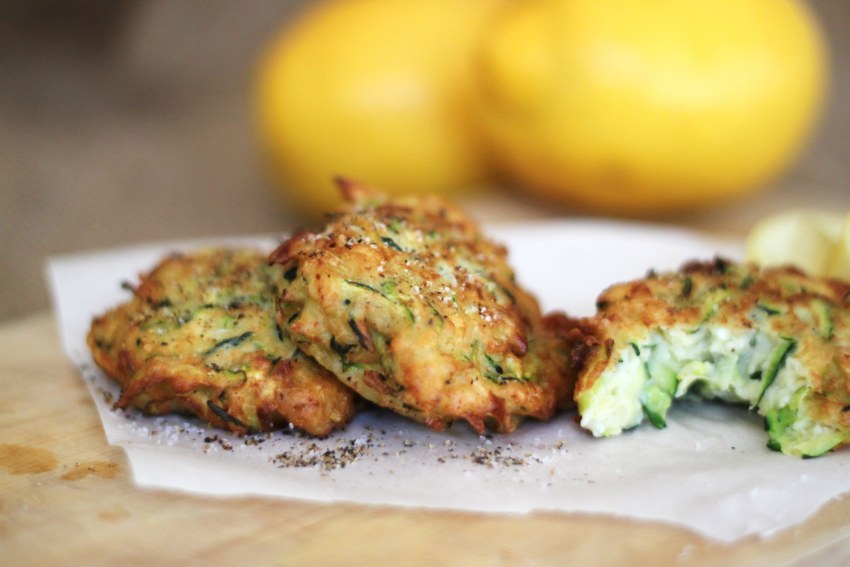 Оладьи из кабачков с сыром и чесноком