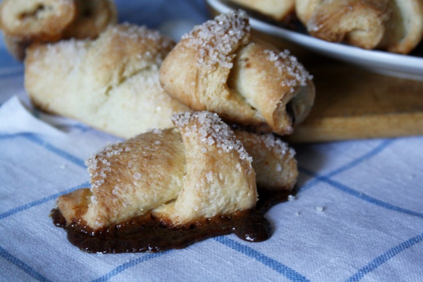 Рогалики из творога с начинкой из мака