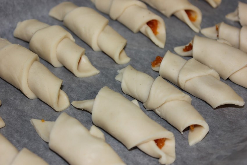 Рогалики из сырковой массы