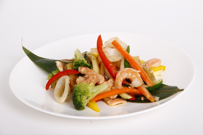 Микс салат с морепродуктами
