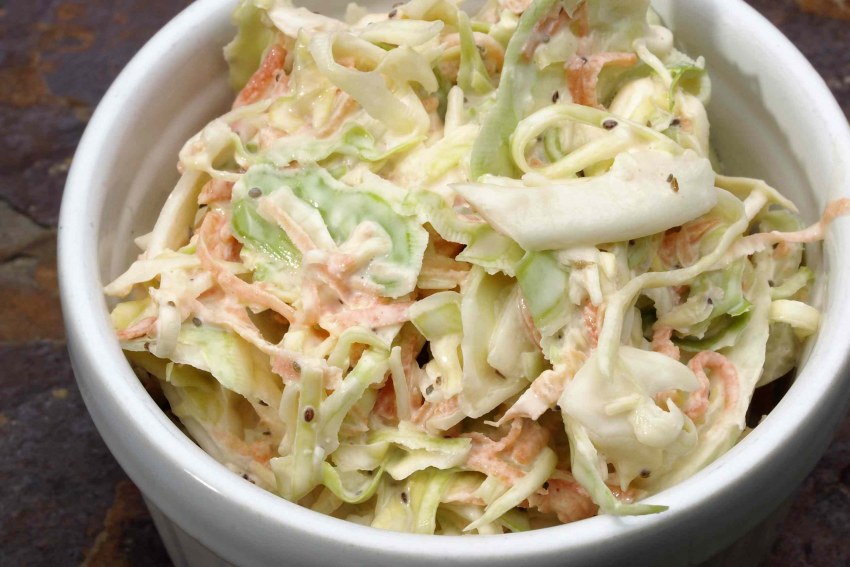 Салат из капусты с сыром