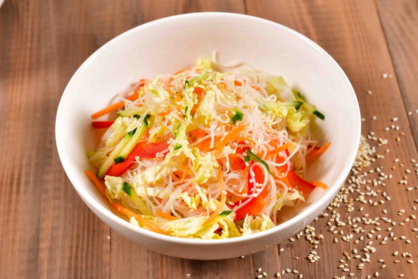 Салат с капустой и огурцом