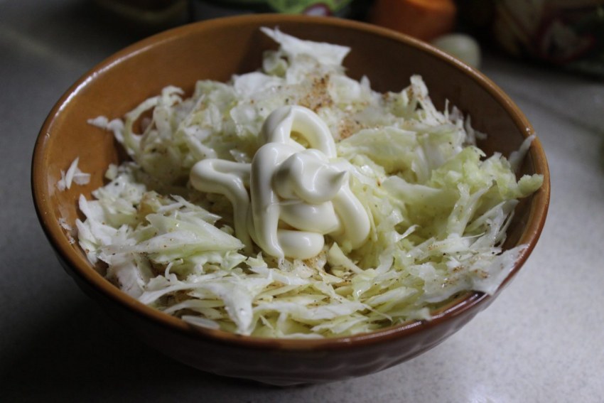 Салат с белокочанной капустой
