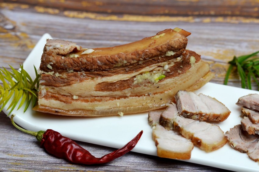 Грудинка в луковой шелухе
