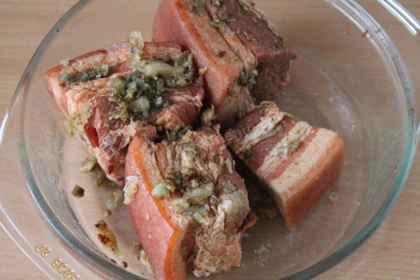 Сало в луковой шелухе