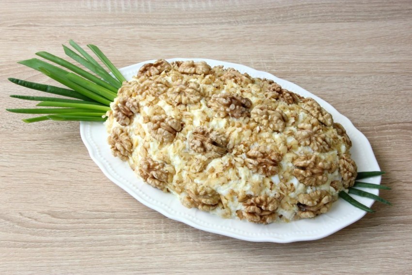 Салат с ананасом и курицей
